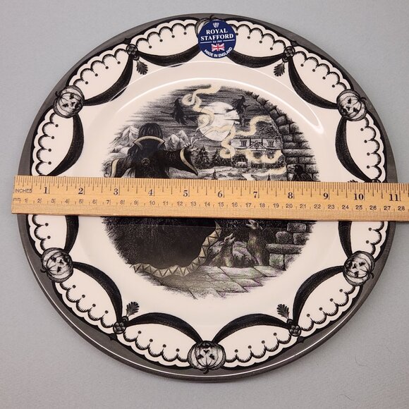 Set of 2 Dinner Plates - Royal Stafford Guardian Halloween China Dishes - Picture 6 of 7